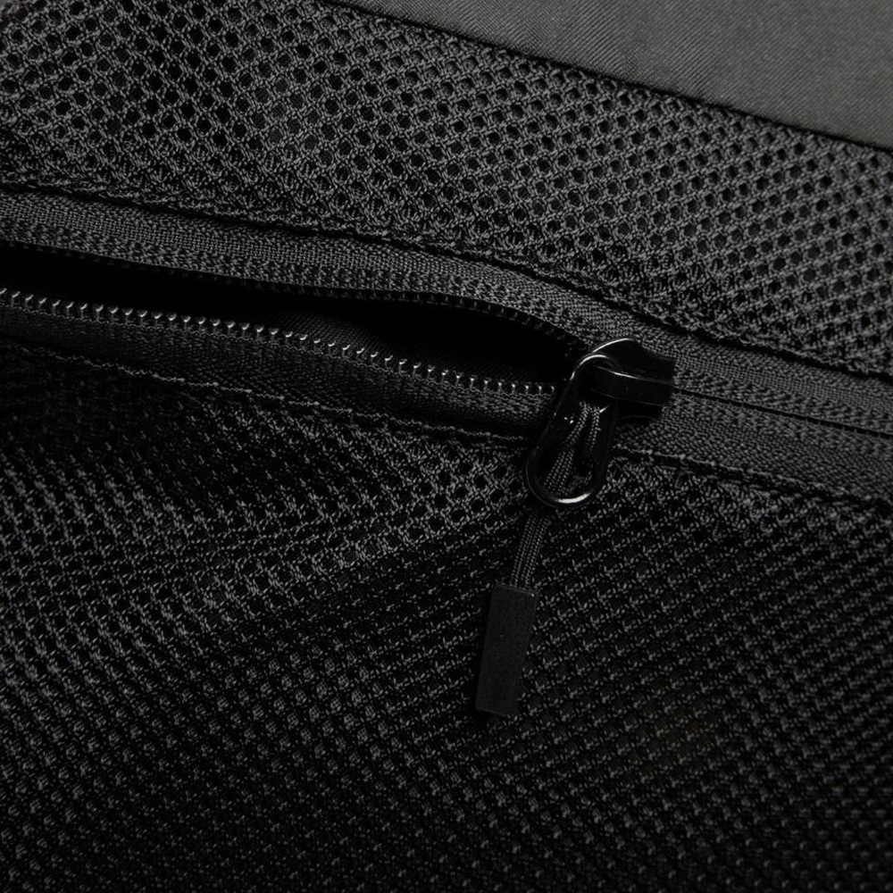 Lululemon Command The Day Kit *5L, Black (Third Release) - Picture 10 of 11